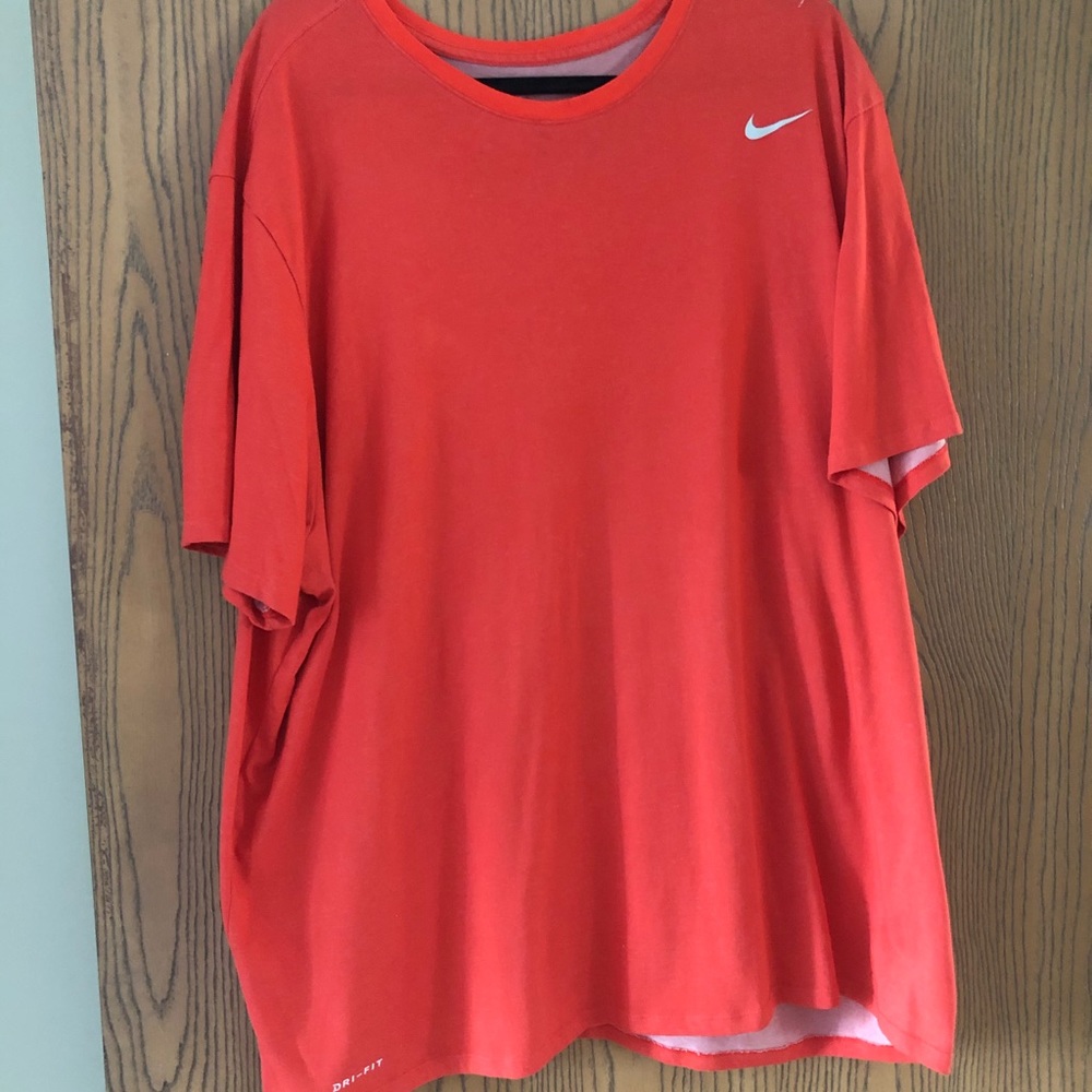 Nike T-shirt